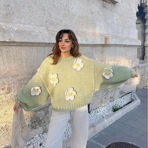 Fabricants de tricots OEM de Chine gros pull-over surdimensionné à fleurs vertes tricoté à la main pour femmes - Product Image 3