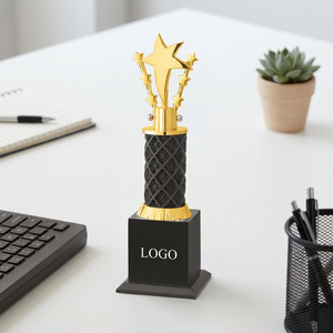 Trophée Étoile Élégant en Métal Coulé sous Pression avec Impression UV et Gravure Laser pour les Récompenses d'Excellence et de Leadership - Product Image 1