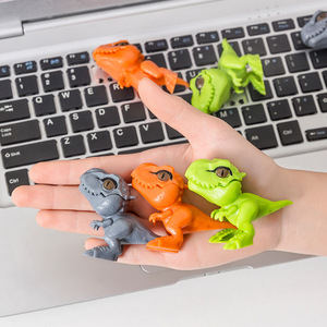 Llavero de juguete de dinosaurio en miniatura, modelo de Tiranosaurio Rex con articulaciones de plástico, adorno para regalo de niños - Product Image 2