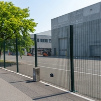 Clôture de sécurité haute densité 358 soudée anti-escalade, très demandée pour autoroutes, aéroports, chantiers de construction et projets ferroviaires