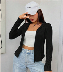 Blusa Casual Elegante para Mujer, Negra, con Estampado Floral, Tejida, Ligera y Cómoda - Product Image 2