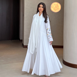 Abaya en polyester brodée de fleurs blanches LEDUO avec ourlet évasé et foulard assorti, style ethnique fait main pour femme, collection printemps - Product Image 2
