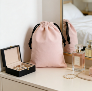 Sacs à poussière en satin de coton, velours, daim, soie, personnalisés de luxe, certifiés BSCI/ISO - Product Image 2