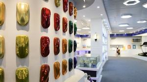 Sơn phủ kim loại vàng sang trọng - Tỏa sáng với vẻ thanh lịch quý phái, định hình thẩm mỹ sản phẩm cao cấp - Product Image 2