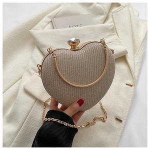 Fashion Women Clutch Bag Shiny <b>Handbag</b> <b>Heart</b> <b>Shape</b> Metal Clutches Bag Fashion Chain Shoulder Crossbody Bag Luxury Lady Purse - Product Image 5