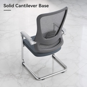 <span class=keywords><strong>Chaise</strong></span> <span class=keywords><strong>de</strong></span> <span class=keywords><strong>bureau</strong></span> ergonomique avec dossier en maille, base cantilever, accoudoirs fixes noirs, protections antidérapantes pour le sol, sans roulettes - Product Image 2