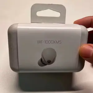 WF-1000XM5 baru headphone peredam bising nirkabel benar-benar terbaik baterai tampilan Digital ponsel tahan air