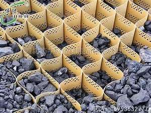 Géocell <span class=keywords><strong>en</strong></span> nid d'abeille HDPE durable pour l'aménagement paysager, fabriqué <span class=keywords><strong>en</strong></span> gros dans le Sichuan, conforme aux normes nationales, pour routes, montagnes et rivières - Product Image 3