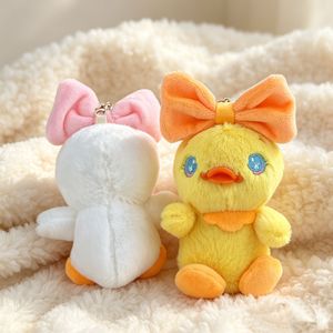 Mini Peluches Canard Jaune Mignon <span class=keywords><strong>en</strong></span> Forme de Nœud, Porte-clés, Pendentif de Sac, Jouet <span class=keywords><strong>en</strong></span> Peluche Doux et Moelleux, Breloque pour Sac à Main, Vente <span class=keywords><strong>en</strong></span> Gros - Product Image 6