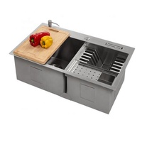 Évier de cuisine simple en acier inoxydable avec robinet, design moderne, surface brossée, support de personnalisation, pour cuisine