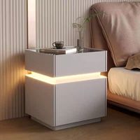 Table de chevet moderne pour chambre à coucher avec compartiments cachés, éclairage LED, serrure à code sur le dessus et plateau en verre