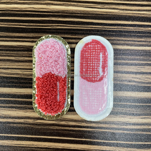 Parche de pastillas rosa con lentejuelas de diseñador personalizado Chenille sublimación <span class=keywords><strong>hierro</strong></span> <span class=keywords><strong>en</strong></span> parches de prensa de calor para bolsas - Product Image 5