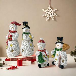 Figura Decorativa Luminosa de Muñeco de Nieve Navideño en Resina Epoxi para Decoración Festiva y Adornos Navideños - Source - Product Image 3