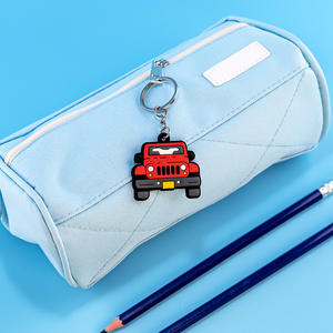 Venta al por mayor logotipo personalizado 2D caucho PVC llavero OEM plástico llaveros coche avión llaveros - Product Image 3