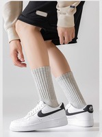 Chaussettes de sport en coton pur unisexe avec logo personnalisé, chaussettes épaisses en tissu éponge blanches pour l'automne et l'hiver, chaussettes absorbant la transpiration pour le basketball