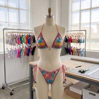 Fabricante OEM de Trajes de Baño, Bikini de Tiras con Cuentas, Tanga Brasileña, Venta al por Mayor, Personalización de Trajes de Baño para Mujer