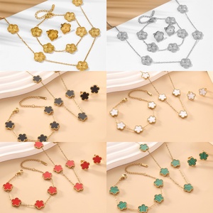 <span class=keywords><strong>Bracelet</strong></span> personnalisé en acier inoxydable 18 carats, maillons de chaîne tendance, étanche, motif trèfle, cadeau Saint-Valentin pour femme - Product Image 2