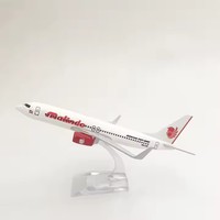Modèle d'avion en métal de 20 cm, Pakistan International Airlines Boeing B777 avec trains d'atterrissage, modèle d'avion 777, personnalisable en stock