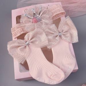 Ensemble de trois pièces pour bébé : <span class=keywords><strong>bandeau</strong></span> en dentelle, fleur pour le pied, sandales pieds nus, accessoires pour <span class=keywords><strong>cheveux</strong></span>, vente en gros - Product Image 3