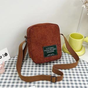 Petit sac à bandoulière en toile pour femmes Petit sac à bandoulière en tissu corduroy pour téléphone à clés Rose Sacs à bandoulière Mignon sac à main à fermeture éclair pour fille - Product Image 3