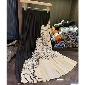 Verano nuevo traje de moda Sanzhai color a juego maíz plisado manga corta Camiseta mujer Falda plisada conjunto de dos piezas - Product Image 4