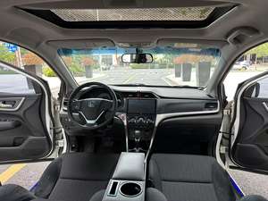 Honda Crider 1.8L CVT Luxe 2018 d'occasion, empattement, sièges en cuir, Bluetooth, caméra de recul, conduite à gauche, couleur foncée - Product Image 5