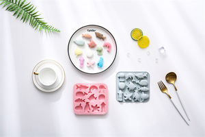 Moldes de Silicona Antiadherentes con Diseño de Animales Marinos, Reutilizables, de Grado Alimenticio, Lindos Moldes Magnéticos de Silicona para Chocolate, Dulces y Hielo - Product Image 2