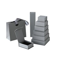Boîte cadeau de luxe rigide à fermeture magnétique avec intérieur en éponge et design estampé pour bagues, colliers, bracelets, boucles d'oreilles et rangement de parfums