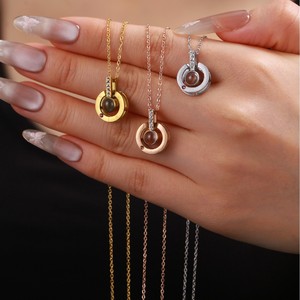 Collier de projection en acier inoxydable avec projection nano couleur de photos et textes, motif 'Je t'aime' en 100 langues, pour le commerce international - Product Image 1