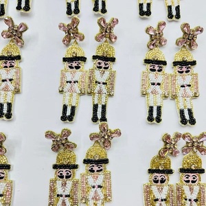 Pendientes de tuerca de alas con cuentas de semillas clásicas personalizadas a la moda, joyería elegante con lazo de perlas, accesorios de moda para fiestas de Navidad - Product Image 3