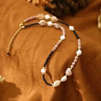 Nouveau Design de Bijoux Délicats : Collier et Bracelet en Perles Baroques d'Eau Douce Naturelles, Spinelle Noire et Rhodonite pour Femme, Idéal au Quotidien et pour les Fêtes