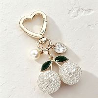Bling strass kersen sleutelhanger met hartvormige haak parel fruit tas charme schattig dames handtas hanger sleutelring cadeau