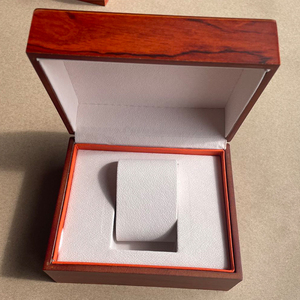 กล่องนาฬิกาหรูจากโรงงานโดยตรง พร้อมโลโก้สั่งทำพิเศษและภายในบุผ้ากำมะหยี่ สำหรับบรรจุภัณฑ์นาฬิกาแบรนด์ไฮเอนด์สำหรับผู้ชาย กล่องของขวัญนาฬิกา - Product Image 3