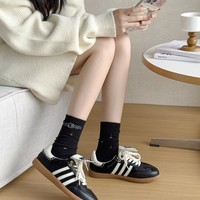 Chaussettes pour femmes, tricotées effet vieilli avec détail boucle, design minimaliste audacieux, douces, décontractées, tendance, monochromes, chaussettes de mode