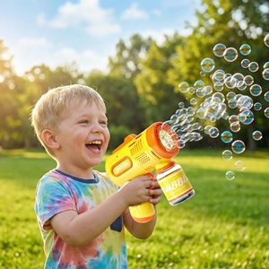 Máquina de Burbujas con Luces LED Deslumbrantes, Juguete Educativo para Bebés, Pistola de Burbujas de Plástico con 66 ml de Agua para Diversión Nocturna - Product Image 3