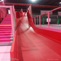 Parque de trampolín pequeño popular caliente Trampolín rectangular profesional al aire libre con techo para el hogar