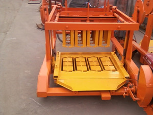 Máquina de Ladrillos Móvil con Motor Diésel QM4-45 a Bajo Costo, Precios Económicos, Molde para Bloques Huecos en Venta - Product Image 5