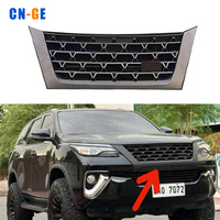 Accessoires extérieurs en plastique ABS Noir mat Grille avant pour Toyota Fortuner 2016-2020 Style TRD