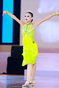 ヴェニースタイル ラテンダンスドレス スパンデックス/コットン製 テーラードラインストーンフリンジデザイン サルサパフォーマンスコスチューム 女性用 ステージ衣装 - Product Image 2