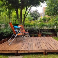 Terrasse extérieure Camping Garfern Plancher en bois massif carbonisé Pose d'élévation Plate-forme anticorrosion étanche