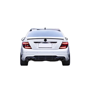 Pare-chocs avant et arrière avec calandre, phares, capot, jupes latérales pour Mercedes Benz W204 <span class=keywords><strong>année</strong></span> 2008-2014 mise à niveau vers C63 AMG kit de carrosserie - Product Image 6