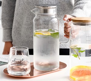 Pichet en verre avec couvercle <span class=keywords><strong>Carafe</strong></span> à eau de haute qualité avec des lignes d'échelle précises pour l'eau chaude/froide, le <span class=keywords><strong>thé</strong></span> <span class=keywords><strong>glacé</strong></span> et d'autres boissons - Product Image 3