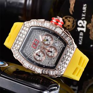 Alta calidad de lujo de los hombres de cuarzo diamante Tonneau totalmente helado reloj <span class=keywords><strong>rojo</strong></span> Bule correa de silicona reloj Masculino - Product Image 1