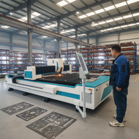 Machine de découpe laser à fibre haute précision pour tôles métalliques, nouvelle génération, avec contrôle de vitesse CNC Raycus et refroidissement par eau.