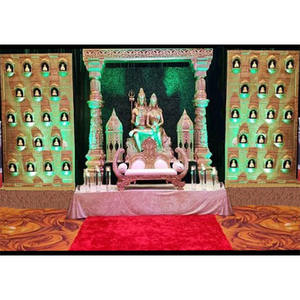 Escenario de boda con tema de Shiv Parvati de diseñador con paredes de velas Jharokha Material de fibra Diseño moderno de lujo Construcción duradera - Product Image 1