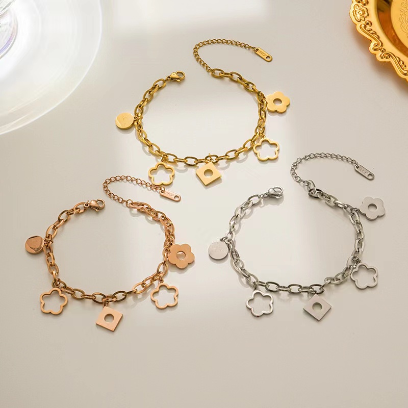 bracelets lv