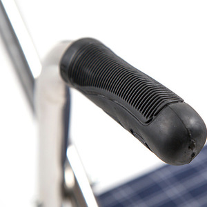 Déambulateur à roulettes Kbei K en acier inoxydable pliable et rembourré pour la réadaptation des personnes âgées - Product Image 2