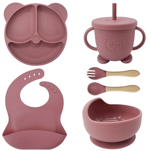 Ensemble d'alimentation pour bébé en silicone de qualité alimentaire et bois, 6 pièces, design de dessin animé, kit à commande manuelle, sûr pour les petites mains - Product Image 4