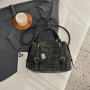 กระเป๋าถือลายเรขาคณิตคุณภาพสูงรุ่นปี 2025 มีคุณสมบัติความปลอดภัยแบบซิป ภายในทำจากไนลอน.6905 - Product Image 3