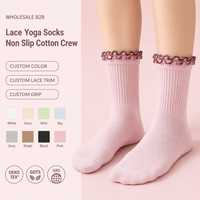 Chaussettes de yoga en coton à volants antidérapantes pour femmes, longueur mi-mollet, avec semelle en silicone pour Pilates et Barre